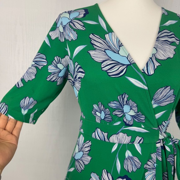 Vince Camuto Green Floral Faux Wrap Dress Size 4 V-Neck Above Knee Length - Picture 3 of 13